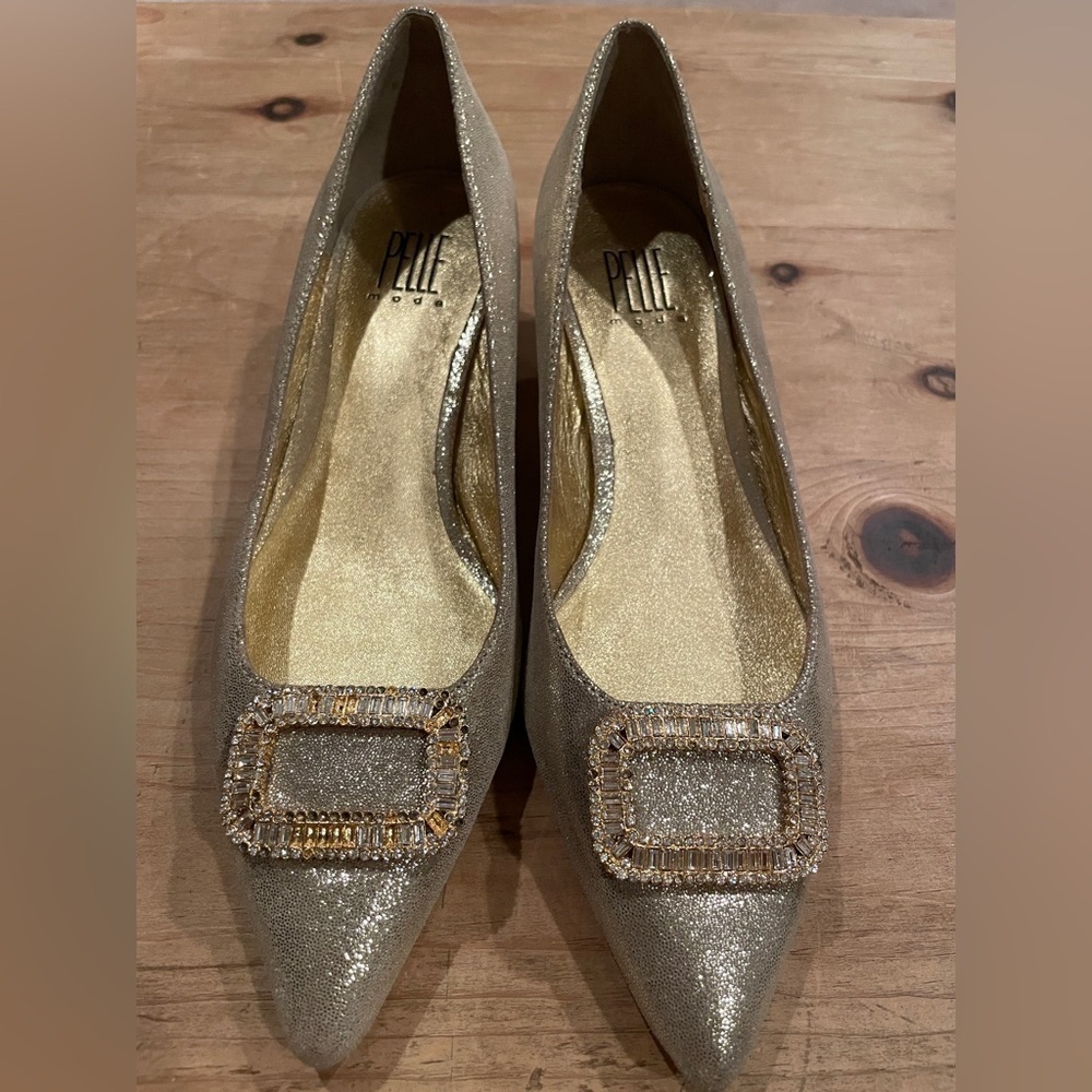VERO CUOIO silver gold dressy buckle kitten heel wedding cocktail shoes 7M